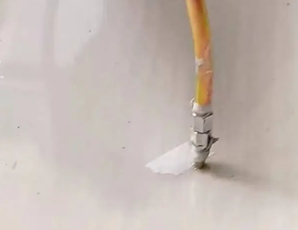 柳城瓷砖空鼓维修公司专业解答在瓷砖铺贴过程中，如果使用的砂料过粗（如全部使用了粗砂），可能会导致以下问题